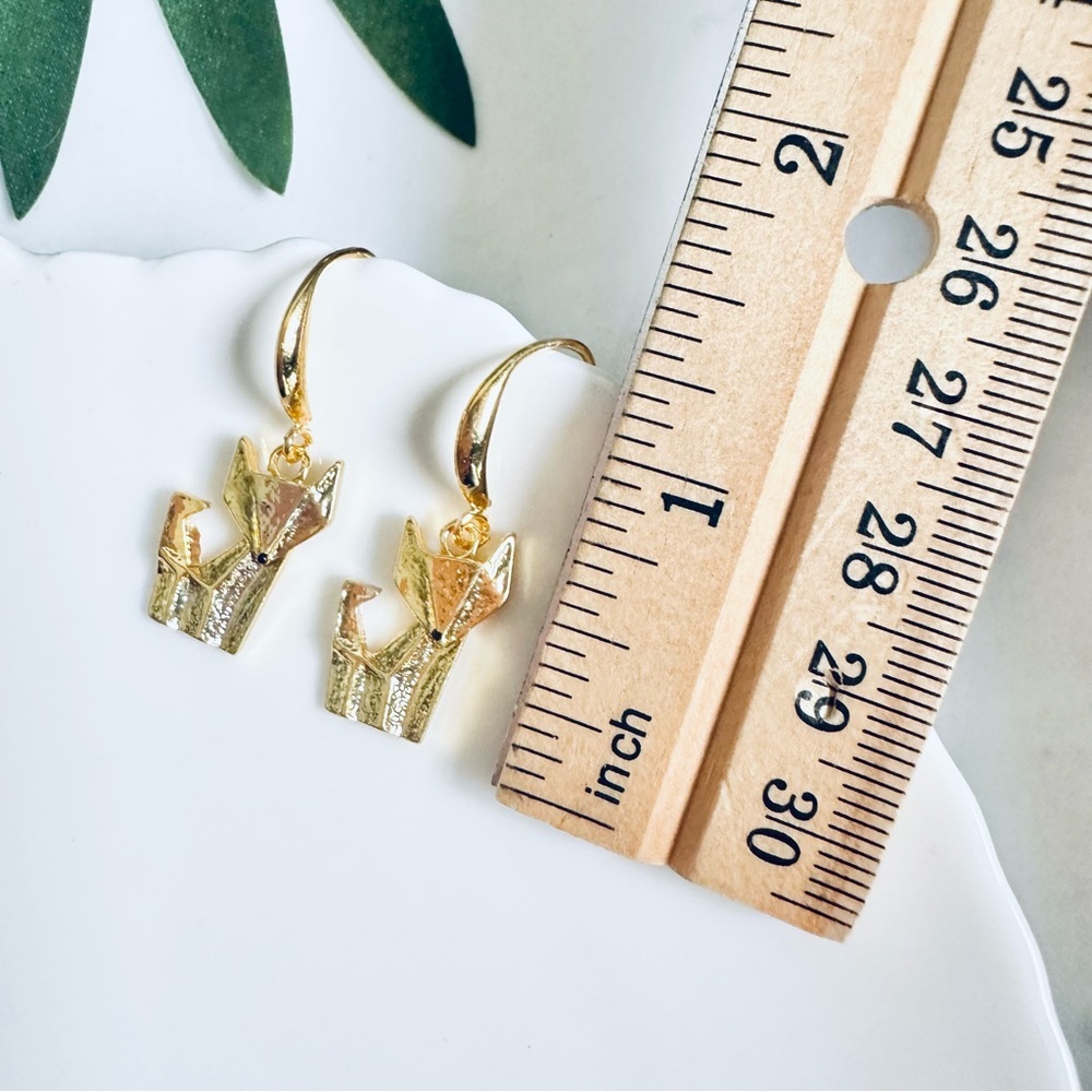 2/$30🌵 Golden Origami Fox Earrings Dangle Woodland Animal Delicate Jewelry NEW - Picture 6 of 7